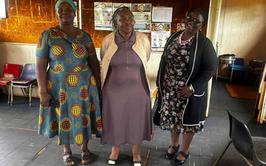 Hon. Speaker, Dr. Desbo Mohono visited shools in the Moses Kotane Local Municipality, two primary schools in Mantsho village as well as Seolong in Mabeskraal.