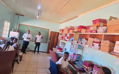Hon. Freddy Sonakile today visited Batloung Secondary School in Ikopeleng Village and Itekeng Primary School in Tlapeng, Mahikeng.