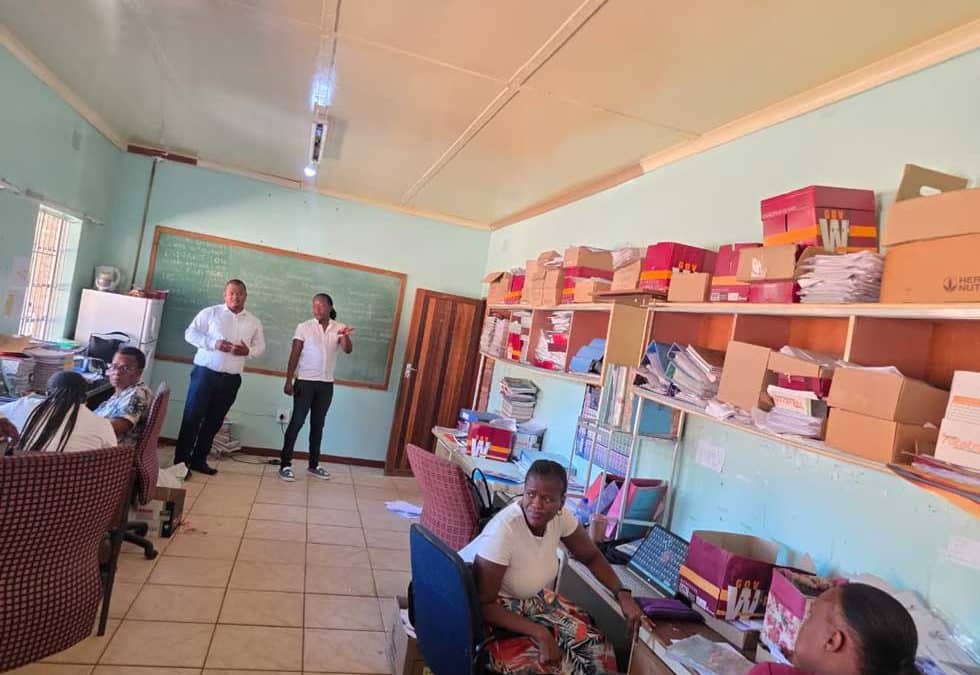 Hon. Freddy Sonakile today visited Batloung Secondary School in Ikopeleng Village and Itekeng Primary School in Tlapeng, Mahikeng.